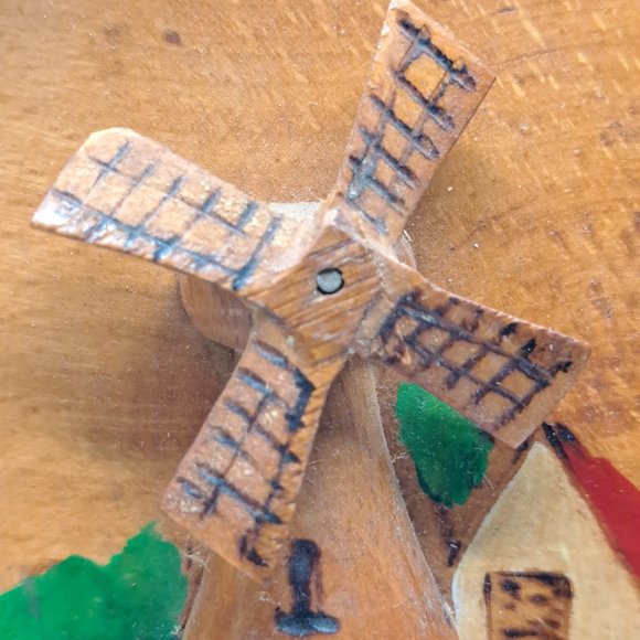 Vintage wood 3D plate wall hanging, windmill spins. - Picture 7 of 8